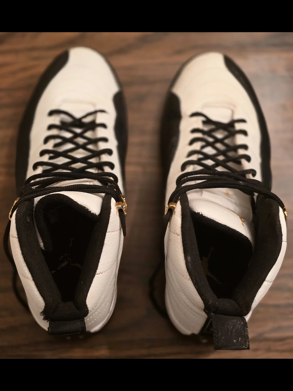 Jordan Retro High-Top Basketball Shoes - White/Black/Gold Size 8.5 Gently Used